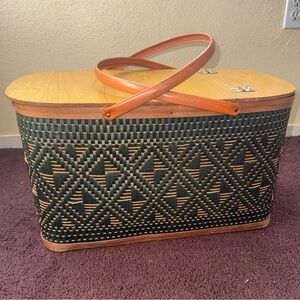 Vintage Hawkeye Burlington Woven Picnic Basket